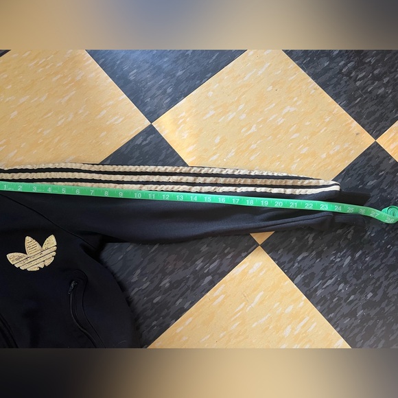 Adidas Black & Gold Sequin Sweater (Great Condition) 53% Cotton , 47% Polyester - Picture 12 of 13